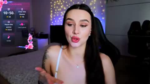 Veronica online show from July 8, 2026, 8:35 pm