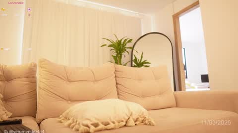 Veronica online show from March 11, 2025, 2:40 pm