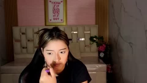 veronicaa_s online show from June 18, 2026, 8:13 pm