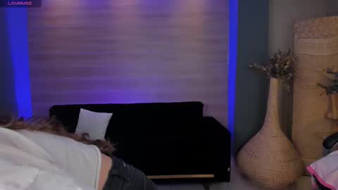 Vero  online show from February 26, 2026, 10:25 am