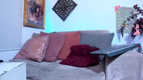 Snapshot of veronicagilss chatting on February 28, 2025, 7:25 pm Veronica Gills online show from February 28, 2025, 7:25 pm