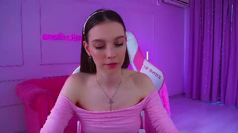 Snapshot of veronicavance chatting on June 22, 2026, 7:16 am Veronica online show from June 22, 2026, 7:16 am