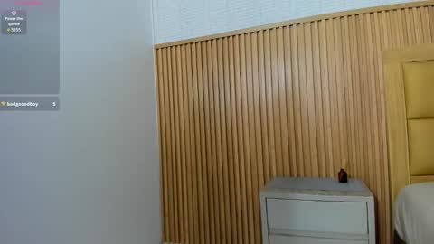 Veronica online show from November 8, 2025, 1:33 pm