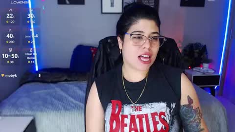 Snapshot of veronika_metalstar chatting on January 2, 2025, 2:43 am Miss Veronika online show from January 2, 2025, 2:43 am