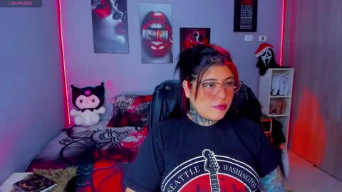 Snapshot of veronika_metalstar chatting on November 20, 2025, 7:02 pm Miss Veronika online show from November 20, 2025, 7:02 pm