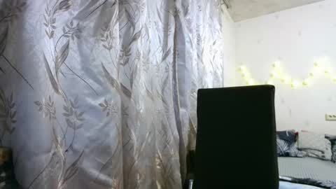 Snapshot of veronika_xi chatting on November 24, 2025, 7:19 am veronika_xi online show from November 24, 2025, 7:19 am