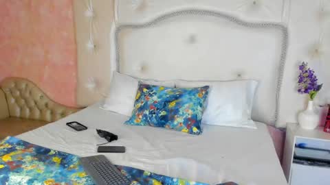 Veronika  online show from July 21, 2026, 4:04 am