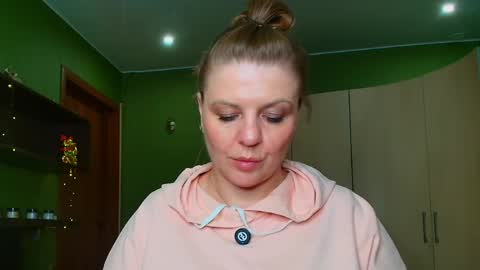 Snapshot of veronikawgold chatting on May 27, 2026, 1:57 am VeronikawGold online show from May 27, 2026, 1:57 am