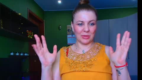 Snapshot of veronikawgold chatting on June 7, 2026, 4:55 pm VeronikawGold online show from June 7, 2026, 4:55 pm