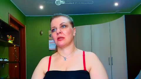Snapshot of veronikawgold chatting on June 12, 2026, 3:11 pm VeronikawGold online show from June 12, 2026, 3:11 pm