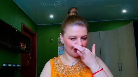 Snapshot of veronikawgold chatting on June 15, 2026, 7:49 pm VeronikawGold online show from June 15, 2026, 7:49 pm