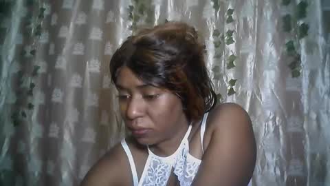 Snapshot of verronique1511 chatting on May 18, 2026, 4:07 am verronique1511 online show from May 18, 2026, 4:07 am