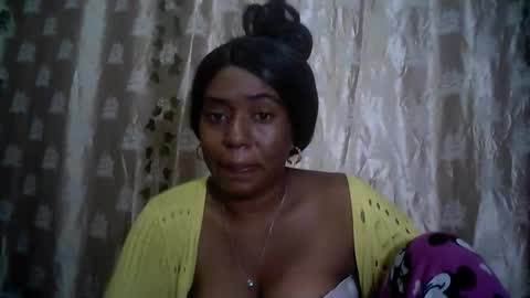 Snapshot of verronique1511 chatting on May 27, 2026, 11:35 pm verronique1511 online show from May 27, 2026, 11:35 pm