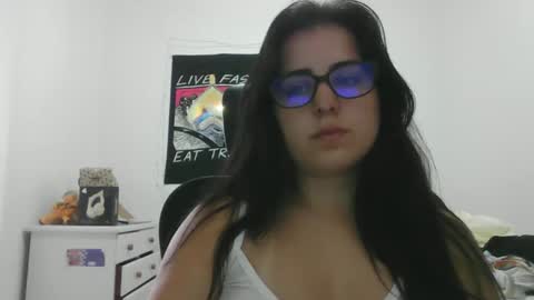 Snapshot of veruca99 chatting on October 30, 2025, 5:24 pm veruca99 online show from October 30, 2025, 5:24 pm