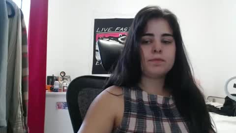 Snapshot of veruca99 chatting on April 14, 2026, 1:17 pm veruca99 online show from April 14, 2026, 1:17 pm