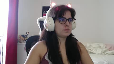 Snapshot of veruca99 chatting on May 4, 2026, 12:45 pm veruca99 online show from May 4, 2026, 12:45 pm