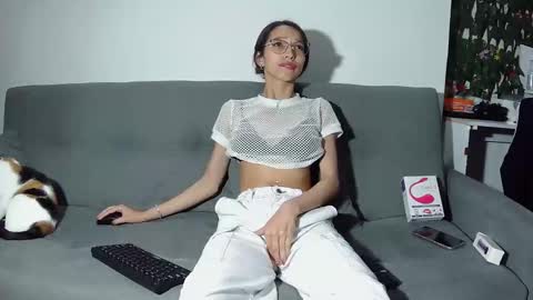 Snapshot of very_hard2 chatting on October 28, 2025, 11:07 pm very_hard2 online show from October 28, 2025, 11:07 pm