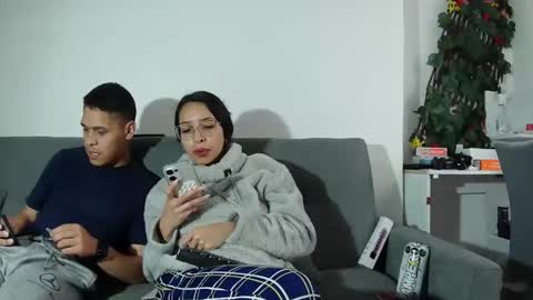 Snapshot of very_hard2 chatting on October 31, 2025, 4:30 pm very_hard2 online show from October 31, 2025, 4:30 pm