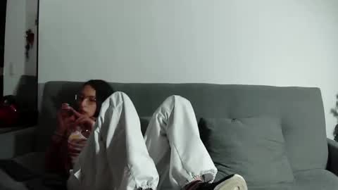 Snapshot of very_hard2 chatting on November 24, 2025, 8:19 pm very_hard2 online show from November 24, 2025, 8:19 pm