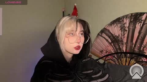 Snapshot of veryraretwins chatting on January 19, 2025, 7:15 pm veryraretwins online show from January 19, 2025, 7:15 pm