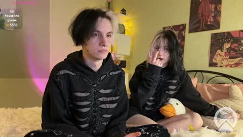 Snapshot of veryraretwins chatting on March 12, 2025, 9:35 pm veryraretwins online show from March 12, 2025, 9:35 pm