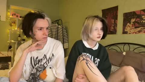 Snapshot of veryraretwins chatting on October 4, 2025, 10:08 pm veryraretwins online show from October 4, 2025, 10:08 pm