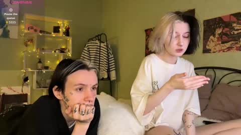 Snapshot of veryraretwins chatting on October 5, 2025, 10:40 pm veryraretwins online show from October 5, 2025, 10:40 pm