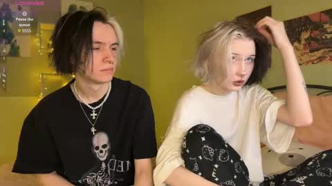 Snapshot of veryraretwins chatting on December 1, 2025, 12:48 am veryraretwins online show from December 1, 2025, 12:48 am