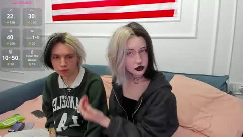 veryraretwins online show from April 24, 2026, 10:01 pm