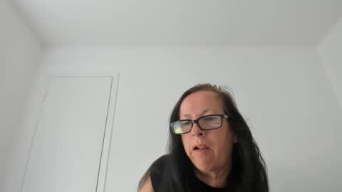 verysassypeachgoddess online show from May 3, 2026, 1:17 pm