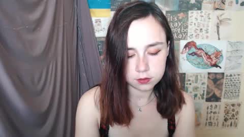 veryveryvery_shy online show from September 9, 2025, 5:40 am