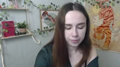 veryveryvery_shy online show from April 25, 2026, 5:43 am