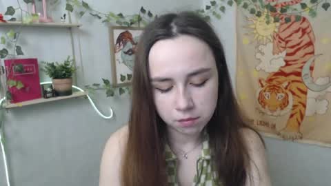 veryveryvery_shy online show from April 27, 2026, 5:27 am