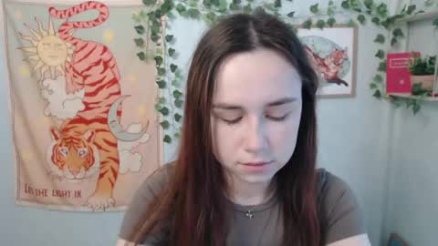 Snapshot of veryveryvery_shy chatting on June 3, 2026, 5:54 am veryveryvery_shy online show from June 3, 2026, 5:54 am