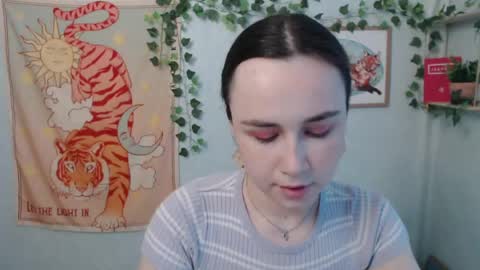 Snapshot of veryveryvery_shy chatting on June 4, 2026, 5:46 am veryveryvery_shy online show from June 4, 2026, 5:46 am