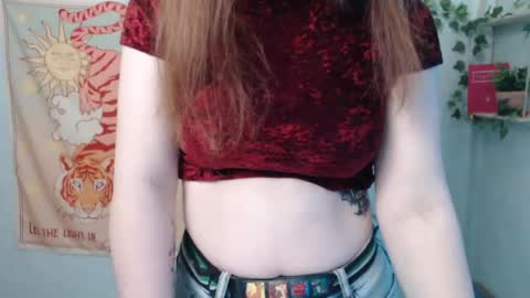 Snapshot of veryveryvery_shy chatting on June 6, 2026, 5:45 am veryveryvery_shy online show from June 6, 2026, 5:45 am