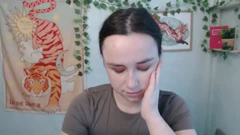 veryveryvery_shy online show from July 14, 2026, 10:21 am