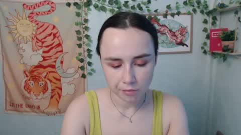 veryveryvery_shy online show from July 22, 2026, 6:05 am