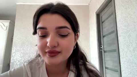 Izzabel online show from July 25, 2026, 12:36 pm