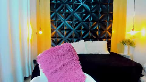 Snapshot of veyra_sereny chatting on July 9, 2026, 12:04 am Vanesaa online show from July 9, 2026, 12:04 am