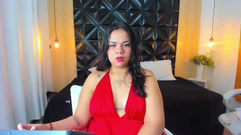 Snapshot of veyra_sereny chatting on July 11, 2026, 7:05 pm Vanesaa online show from July 11, 2026, 7:05 pm