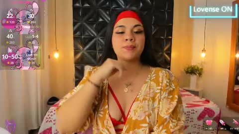 Snapshot of veyra_sereny chatting on July 31, 2026, 11:26 pm Vanesaa online show from July 31, 2026, 11:26 pm