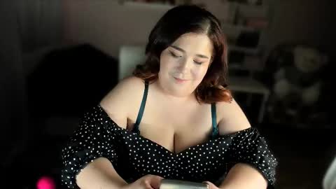 Vi Vixen online show from December 19, 2025, 11:01 pm