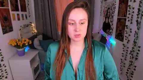 Snapshot of via_lattea_ chatting on March 8, 2025, 8:57 pm Camilla online show from March 8, 2025, 8:57 pm