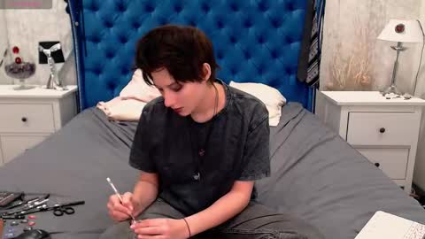 Via online show from December 19, 2025, 10:17 pm