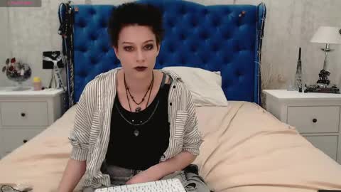 Snapshot of via_mayer chatting on May 3, 2026, 9:21 pm Via online show from May 3, 2026, 9:21 pm