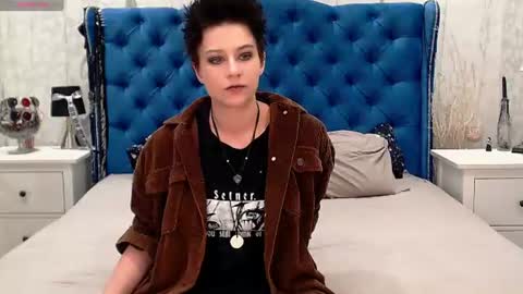 Snapshot of via_mayer chatting on June 28, 2026, 10:05 pm Via online show from June 28, 2026, 10:05 pm