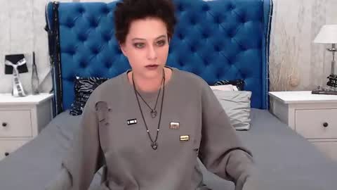 Snapshot of via_mayer chatting on July 7, 2026, 3:09 am Via online show from July 7, 2026, 3:09 am