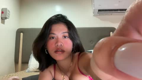 via_olala online show from May 4, 2026, 1:40 pm