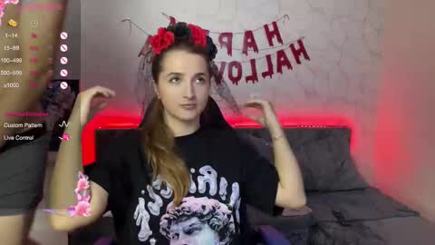 Snapshot of vibe_and_night chatting on October 19, 2025, 10:38 am Vail and Nevada online show from October 19, 2025, 10:38 am